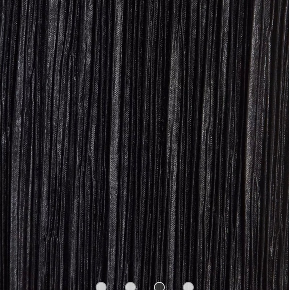 new WITH TAGS STRADIVARIUS PLEATED WIDE LEG IN BLACK - Picture 2 of 6